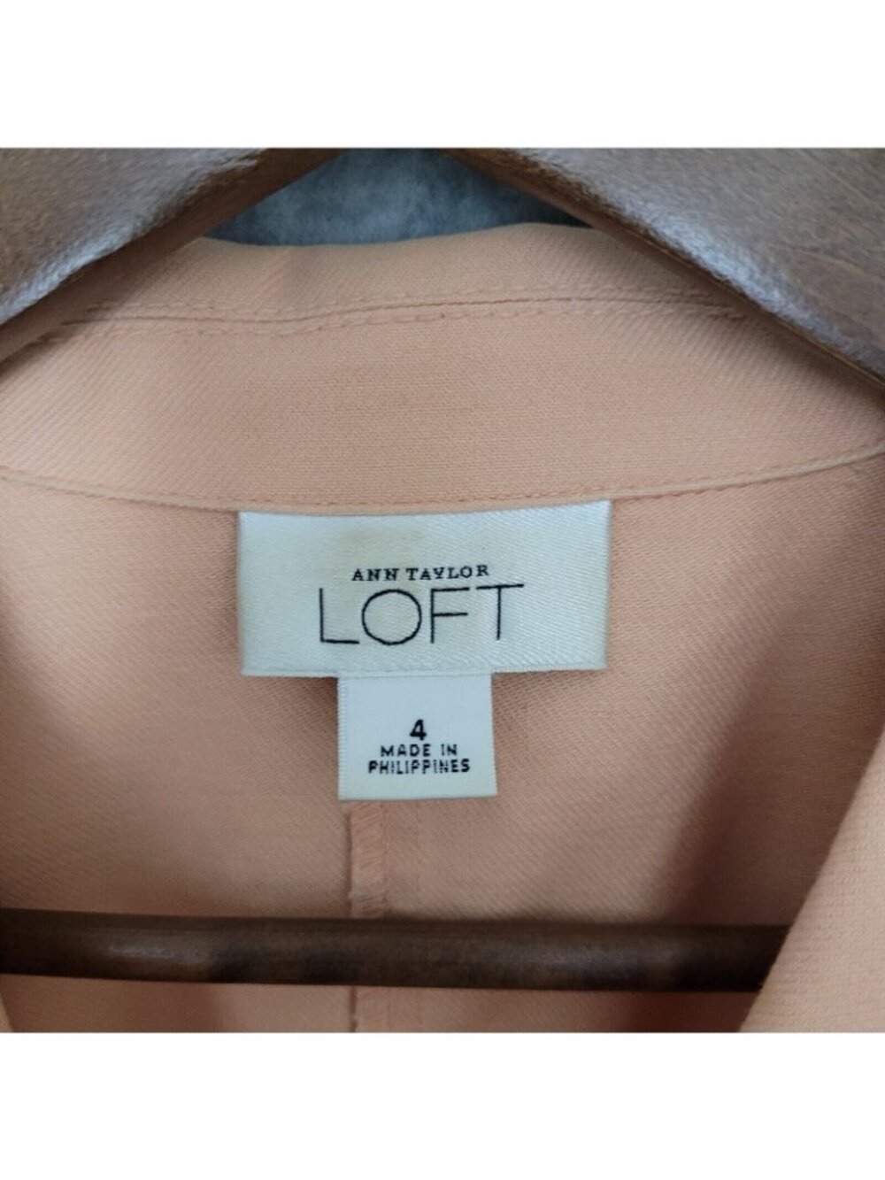 Ann Taylor Loft Lightweight Jacket Womens Size 4 Peach Pockets 3 Button Casual - Picture 7 of 12